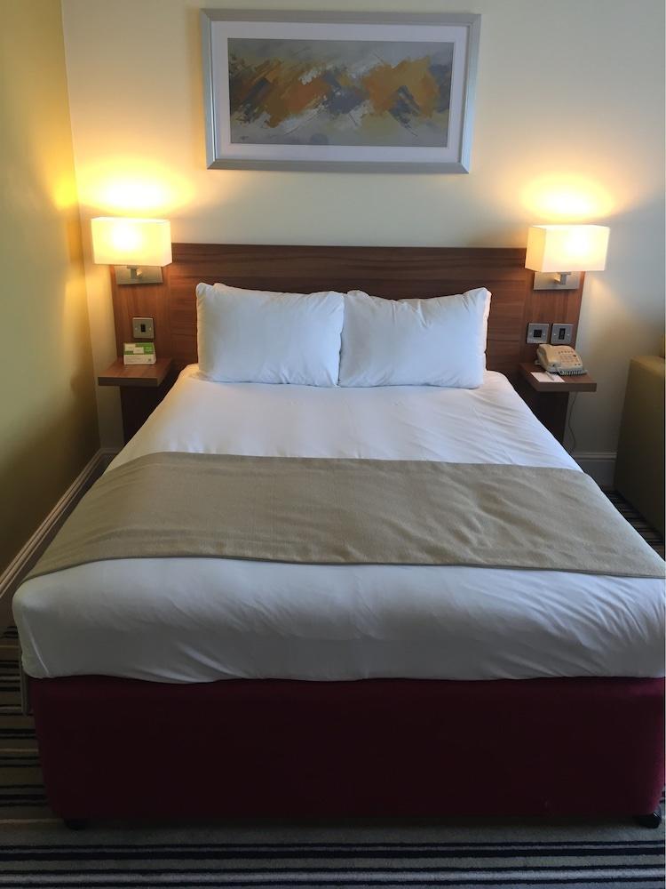 Holiday Inn Reading West By Ihg Екстер'єр фото