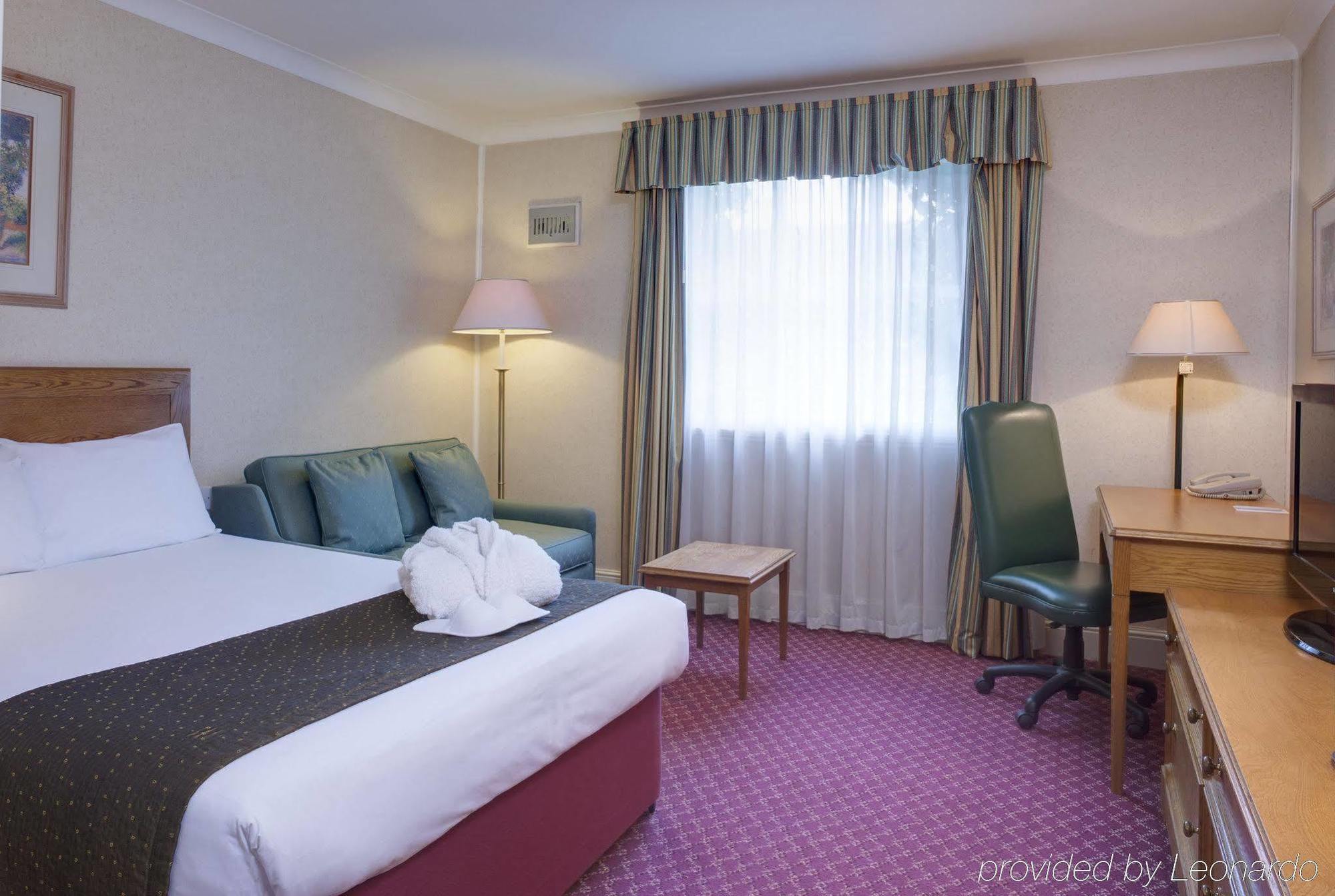 Holiday Inn Reading West, An Ihg Hotel Екстер'єр фото